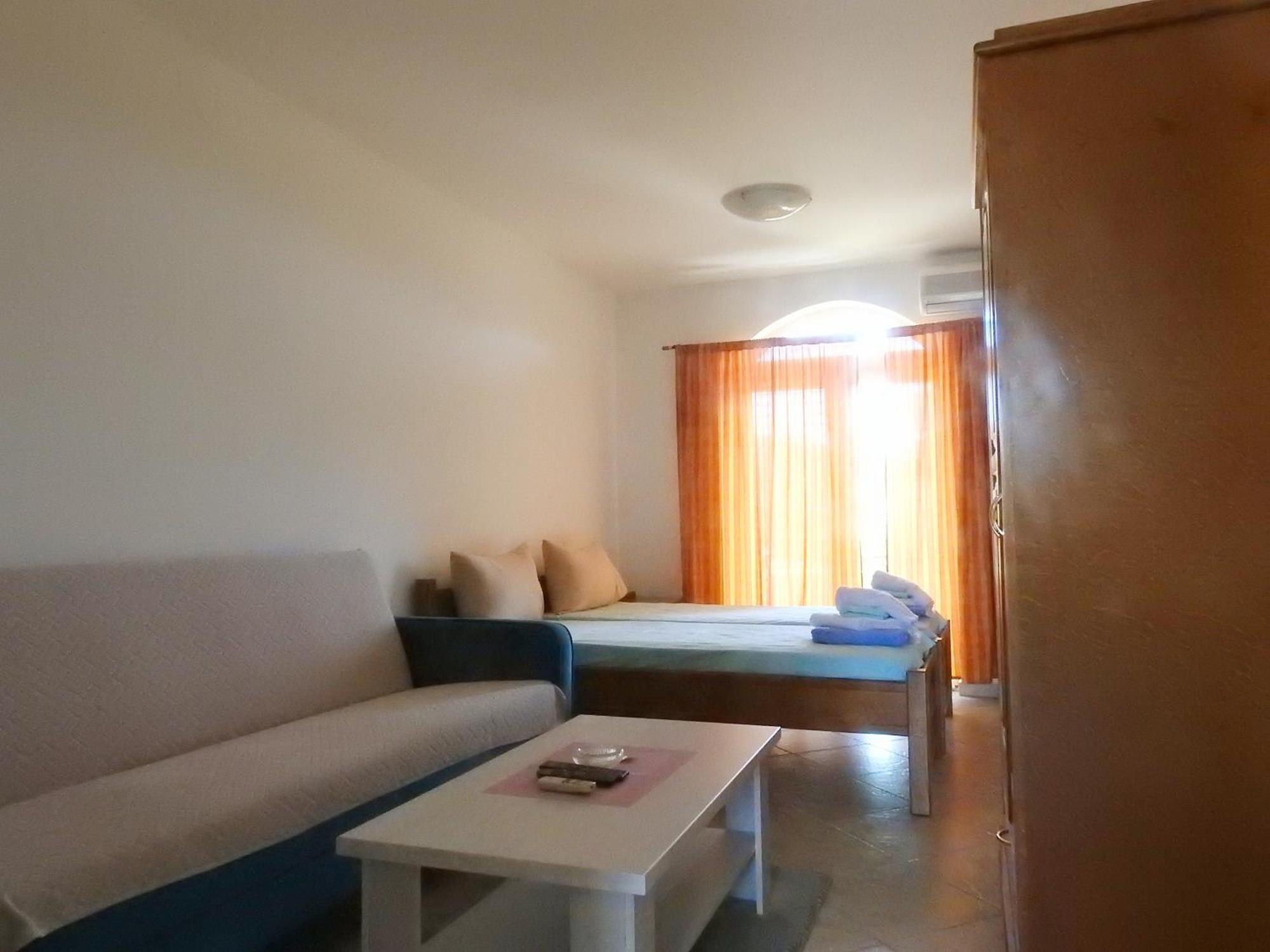 Luna Apartments Budva Rum bild