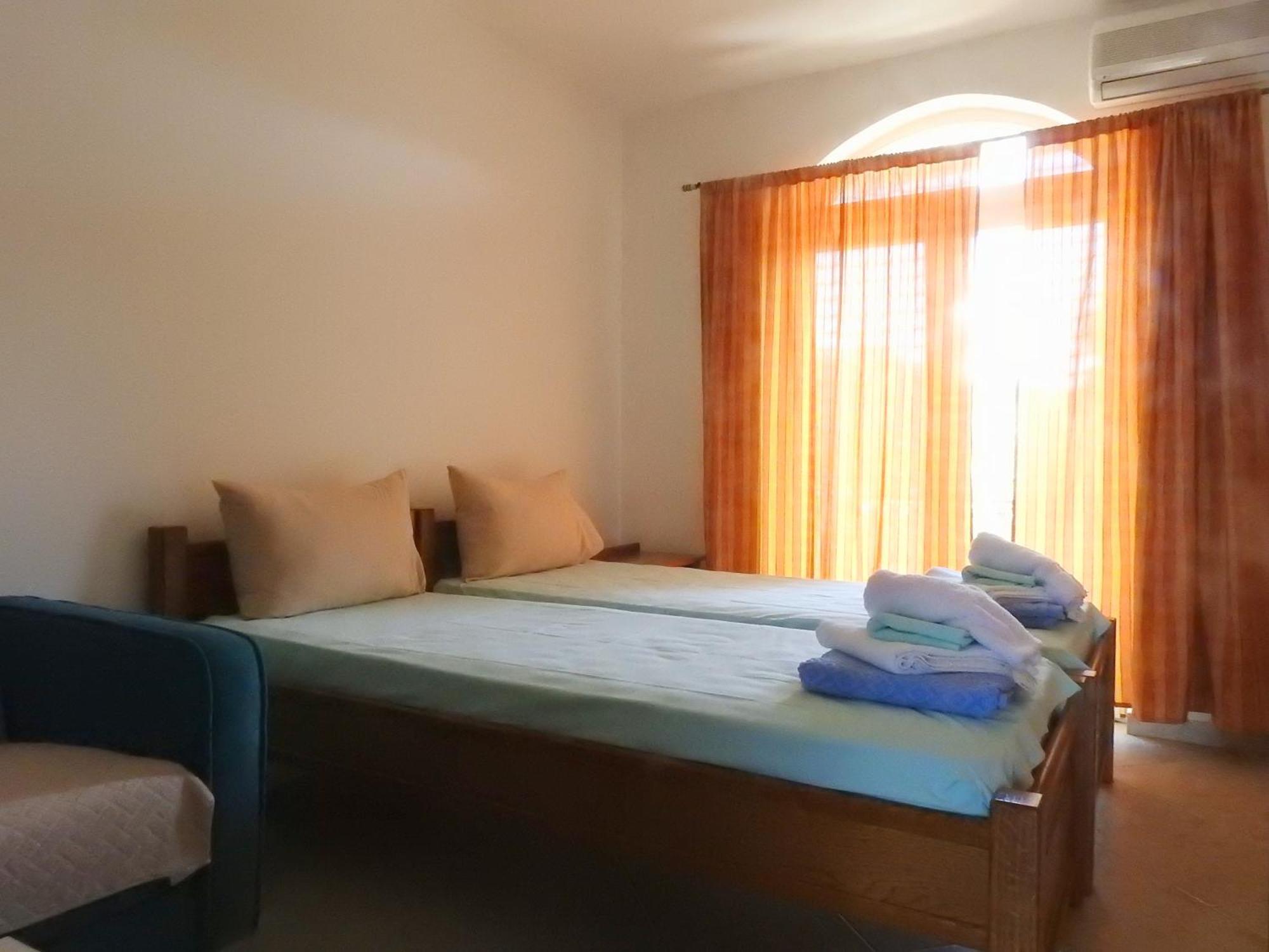 Luna Apartments Budva Rum bild